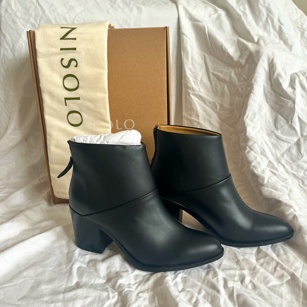 BRAND NEW Nisolo Dari Commuter Boot in black, size 8.